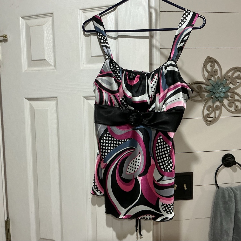 Elegant Women's Swirl Patterned retro Top